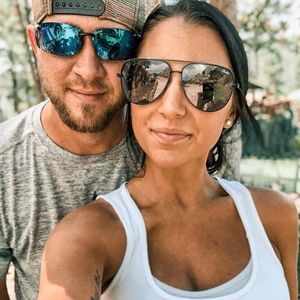 Meet your Posher, Jasa